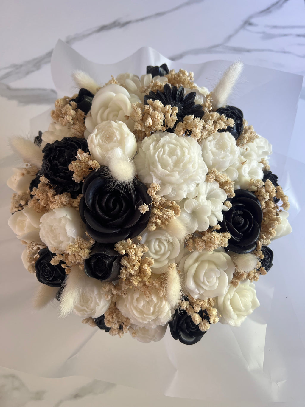 Black & Ivory Candle Bouquet